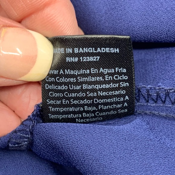 NWT Harve Benard Long Ruffled Sleeve Keyhole V-Neck Pullover Blouse Blue Size XL - Picture 7 of 11